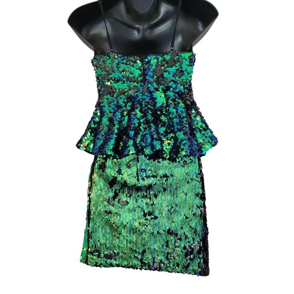 GUESS Sleeveless Green Mermaid-Sequin Peplum Top (XXS) & Matching Skirt (XS) Set - Picture 2 of 7